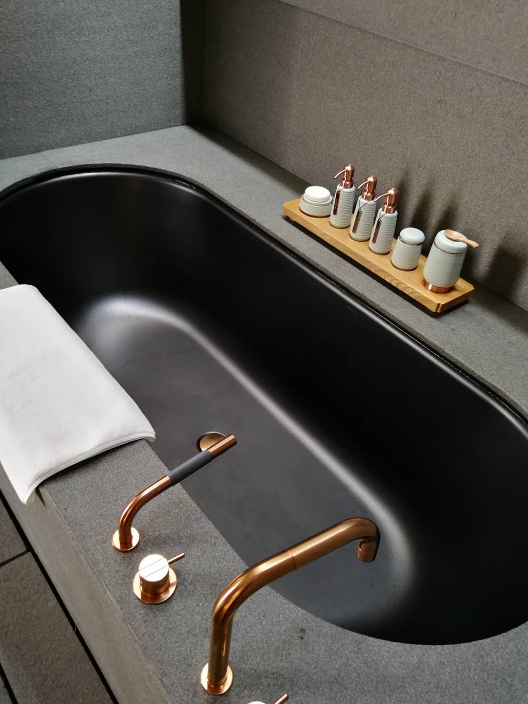 Amanyangyun bathtub