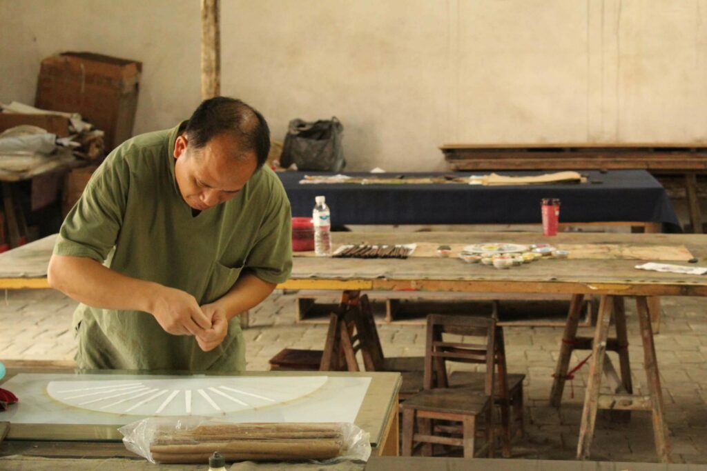 Fan Making with a Master - Guilin Tour
